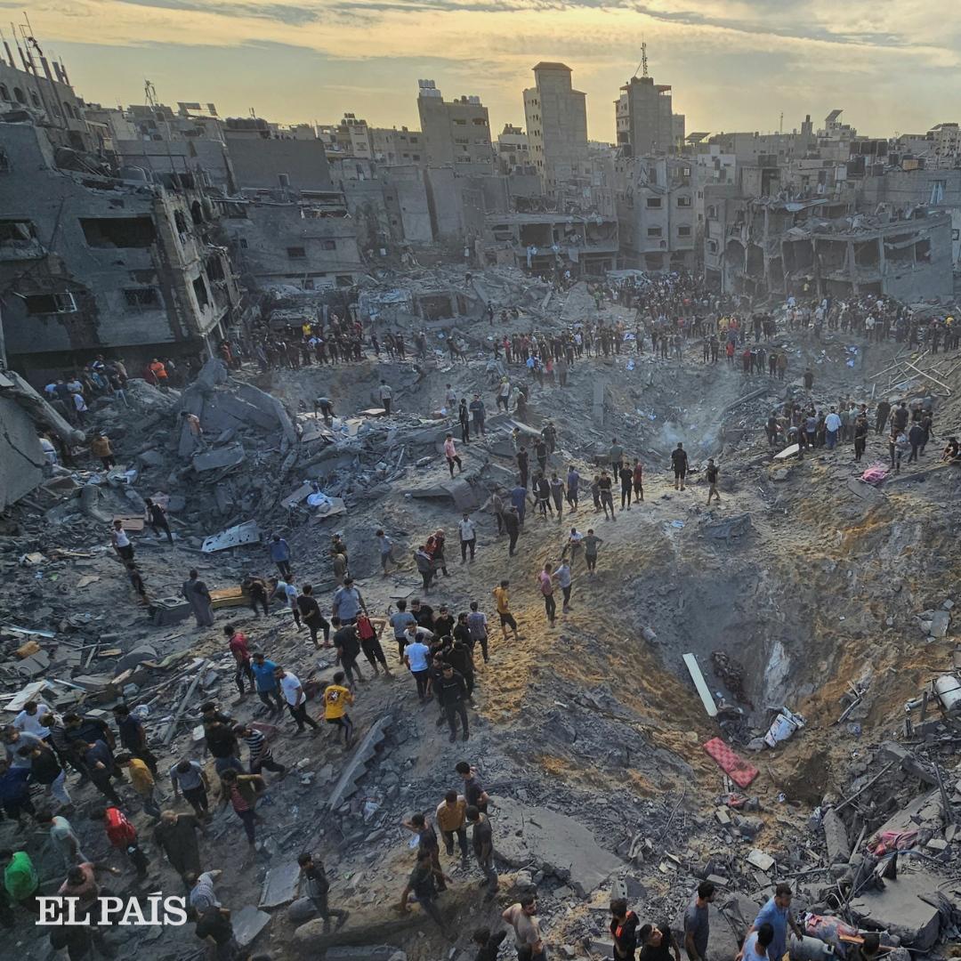 El portavoz militar israelí, Daniel Hagari, ha confirmado el ataque en el campo de refugiados de Yabalia y ha asegurado que iba dirigido contra un centro de operaciones subterráneo de Hamás en el que ha matad (2)