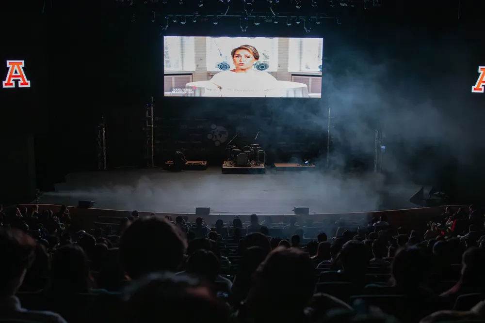 duquesa Maria Teresa cumbre internacional de jovenes lideres